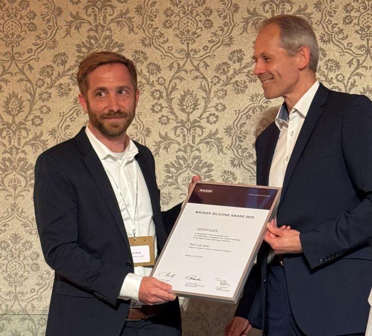 Wacker_Silicon_Award_small1.jpg